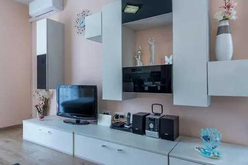 Karlo Apartment Cavle
