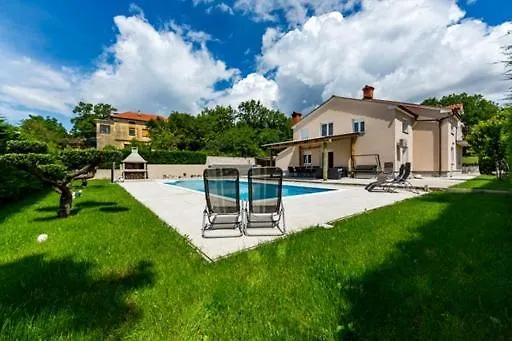 Karlo Apartment Cavle