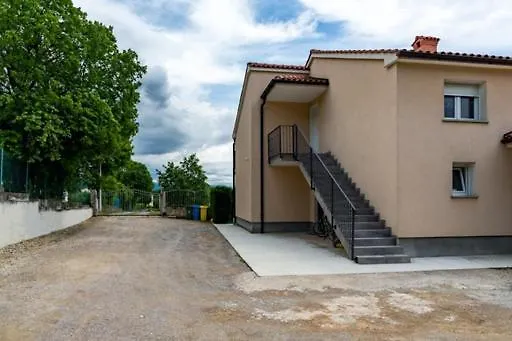 Karlo Apartment Cavle