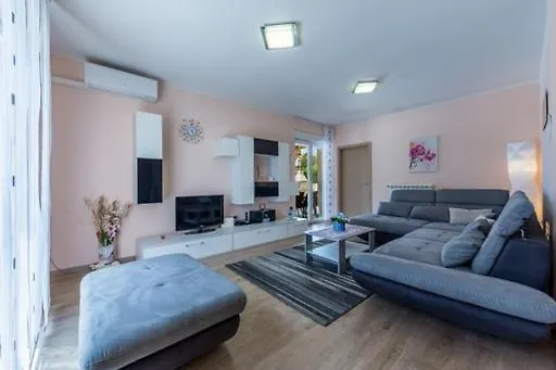Karlo Apartment Cavle 0*,